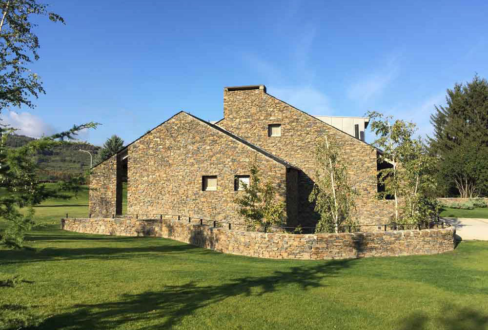 HOUSING IN TARTERA