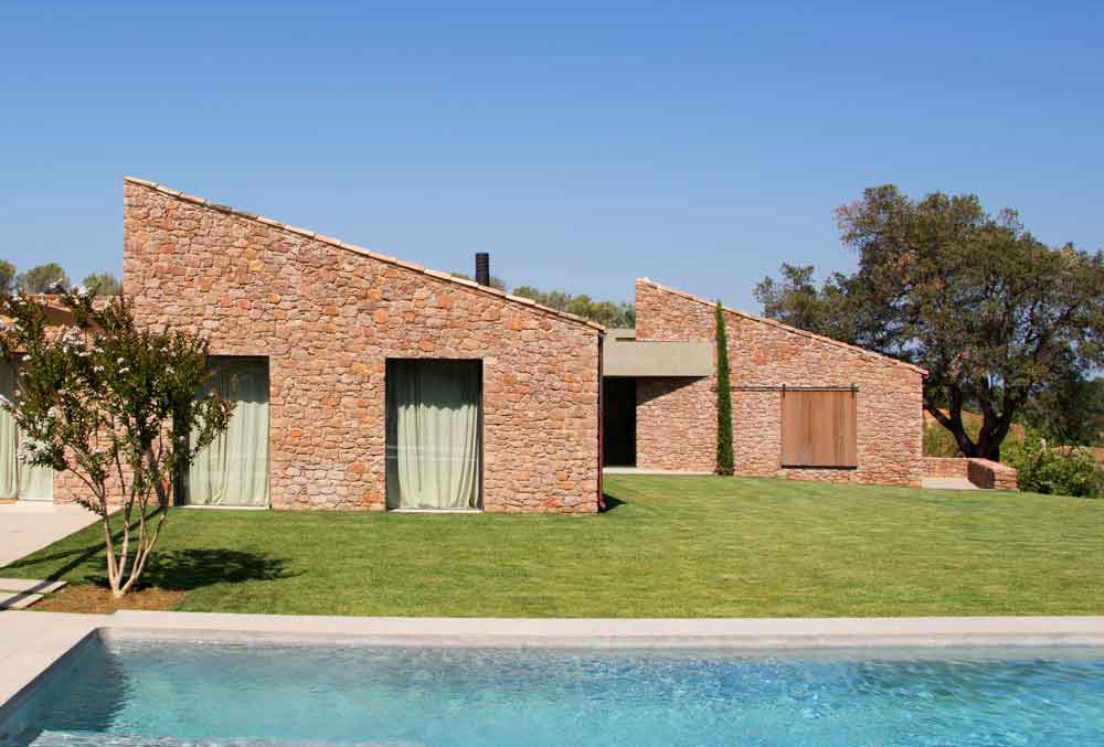 HOUSING IN LLABIÀ